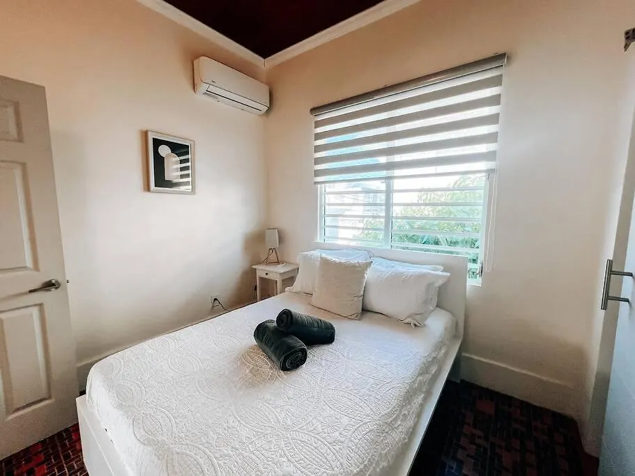Aponte Rustic House - Walking To Beach - San Juan 빌라